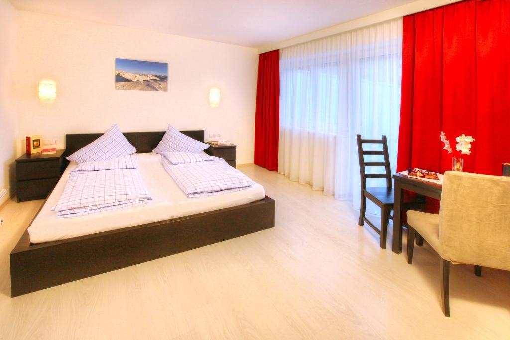 Haus Pia Apartment Сьолден Стая снимка